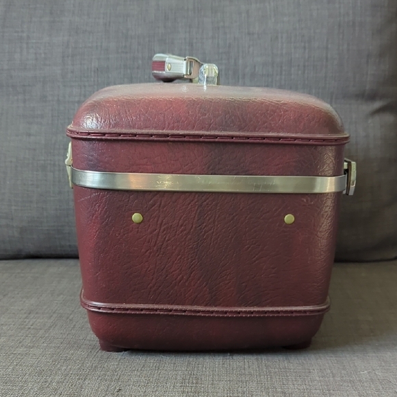 Vintage Burgundy Travel Case American Tourister With Working Lock - Picture 2 of 11